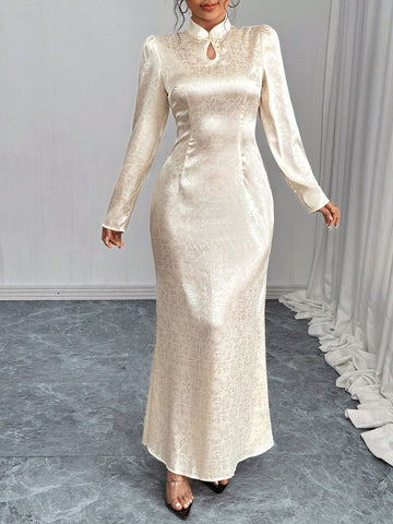 Women's Elegant Solid Color Stand Collar Buttoned Dress