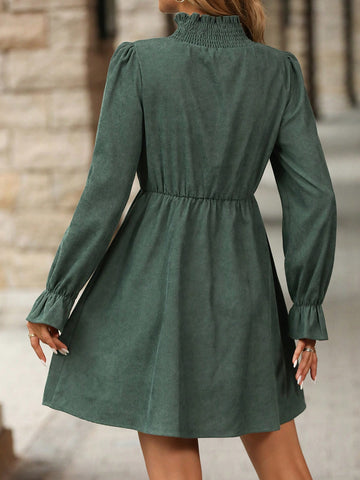 Elegant Women's Long Sleeve Green Corduroy Flared Sleeve Cinched Waist A-Line Dress