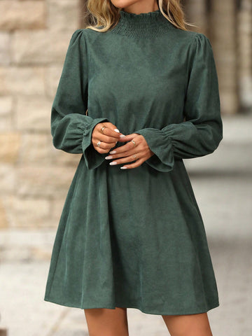 Elegant Women's Long Sleeve Green Corduroy Flared Sleeve Cinched Waist A-Line Dress