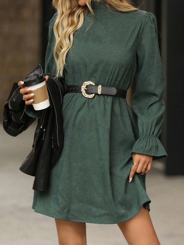 Elegant Women's Long Sleeve Green Corduroy Flared Sleeve Cinched Waist A-Line Dress