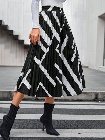 Clasi Geo Print Pleated Skirt
