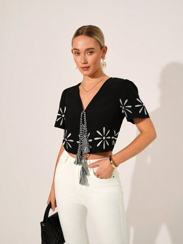Clasi Summer Fashion Embroidered + Tassel Decor Drawstring Hem Crop Shirt