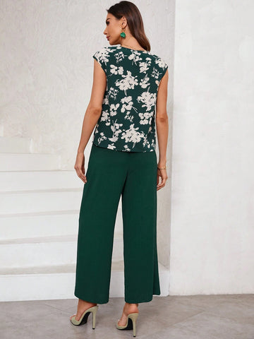 Women Floral Printed Sleeveless Top And Pants Two-Piece Set
