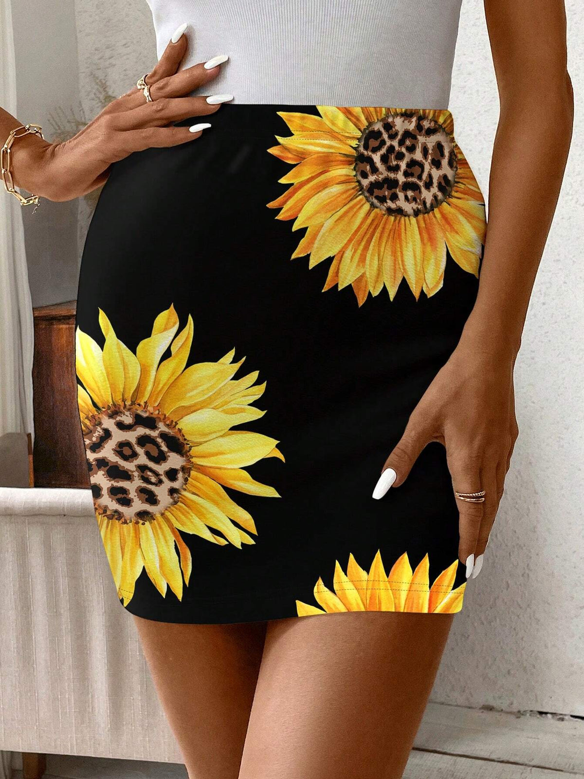 Clasi Women Leopard & Sunflower Printed Vacation Casual Slim Fit Skirt