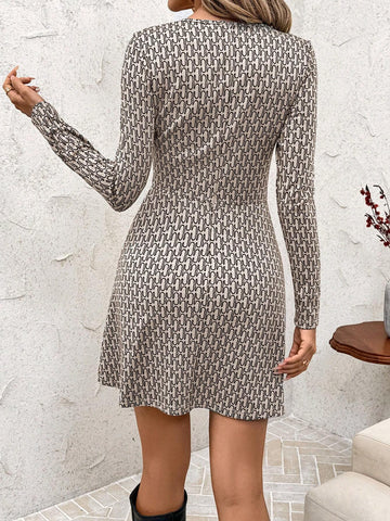 Women Simple Short Casual Dress With Allover Print, Round Neck Long Sleeve Faux Pocket Desi