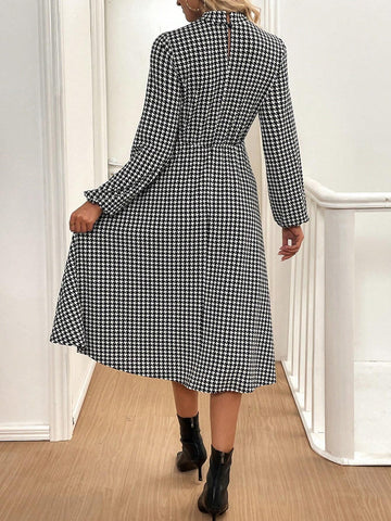 Women's Crew Neck Long Sleeve Houndstooth Elegant And Charming Dress
