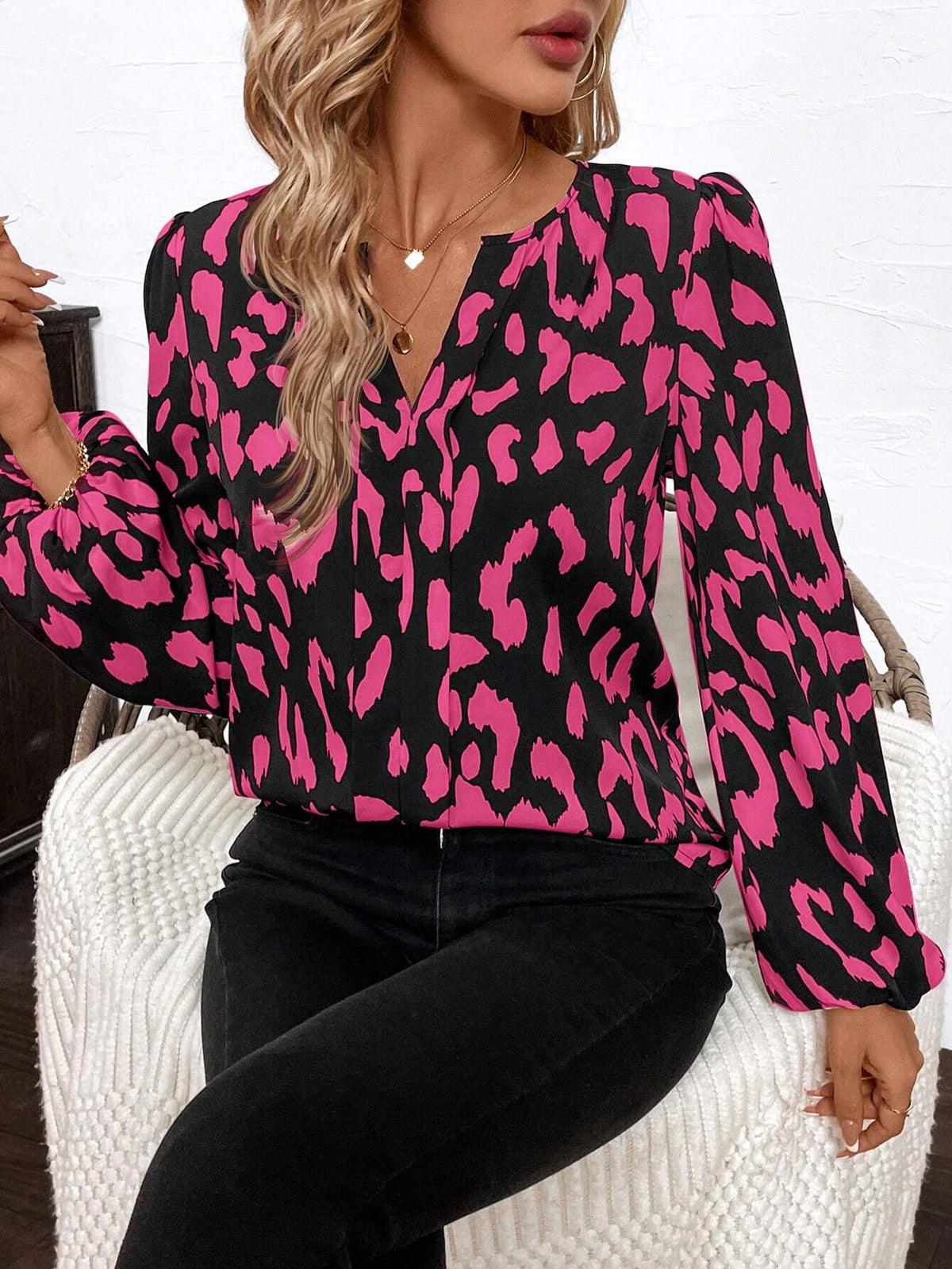 Clasi Women's Leopard Print Loose Fitting V-Neck Long Sleeve Casual Blouse