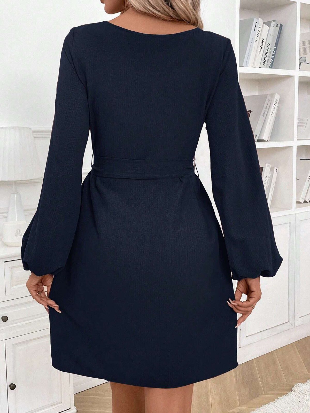 Women's Puff-Sleeve Crew Neck Cinched Waist Bow Knit Mini Dress, Elegant And Fashionable, Suitable For Spring, Autumn, Winter, Versatile All-Match Outfit For Work, Commute And Casual Wear