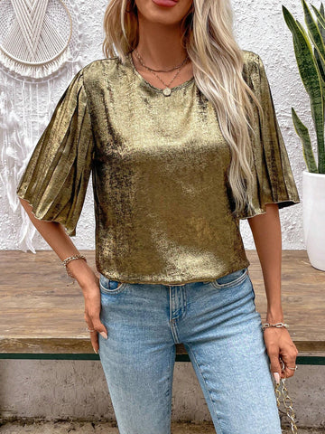 Clasi Women's Short Sleeve Round Neck Pleated Hem Shirt