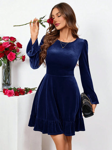 Women's Solid Color Crew Neck Bell Sleeve Elegant Dress