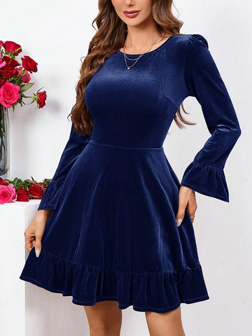 Women's Solid Color Crew Neck Bell Sleeve Elegant Dress