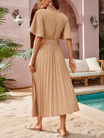 Women's Solid Color V-Neck Ruffled Short Sleeve Dress With Waist Belt
