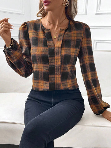 Clasi Women's V-Neck Long Sleeve Black Base Striped Brushed Shirt, Suitable For Work And Everyday Wear