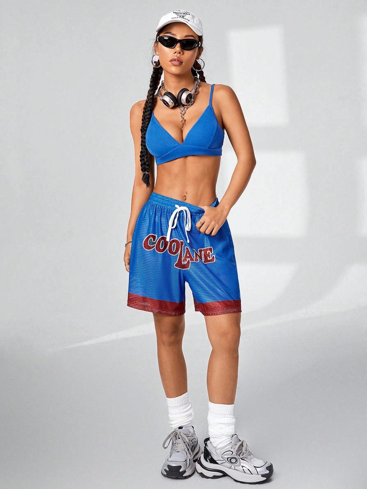 Women's Fashionable Streetwear Color-Blocked Logo Printed Athletic Shorts & Basic Bra 2pcs/Set For Spring/Summer