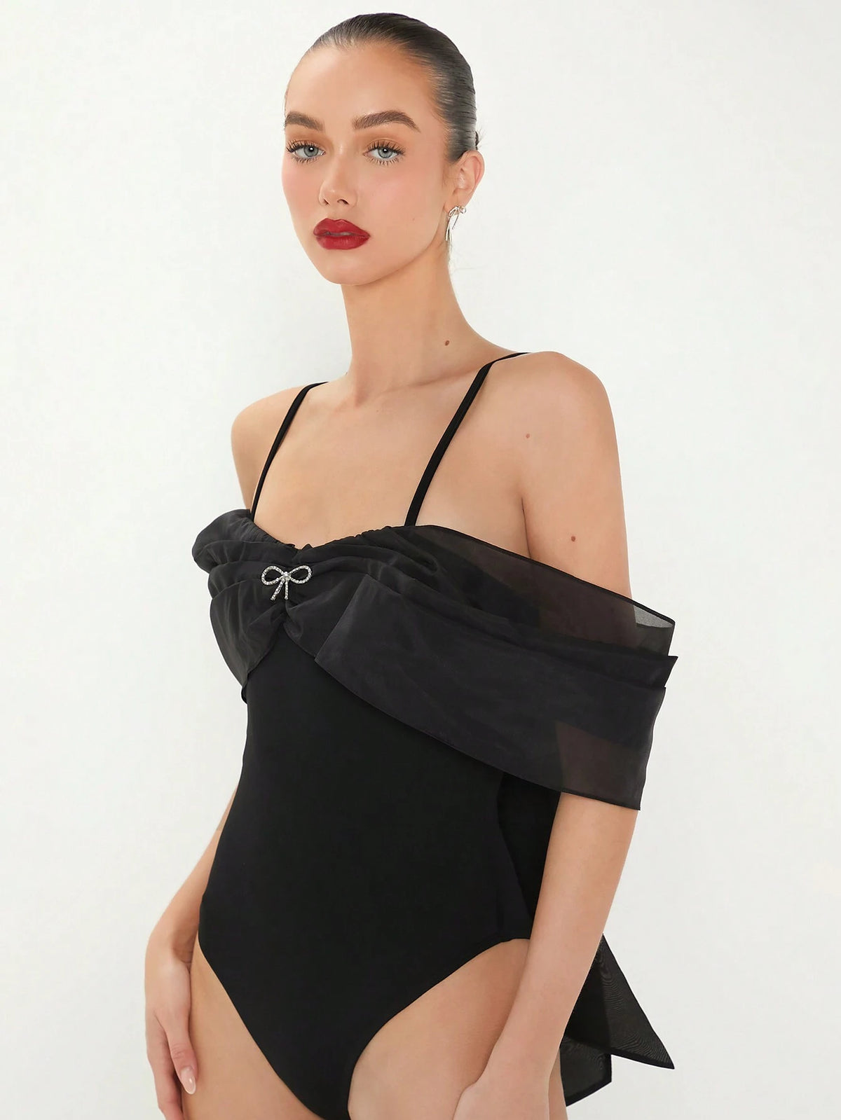 Summer Women's Solid Color Off-Shoulder Bodysuit With Rhinestone & Bow Decorated Spaghetti Straps