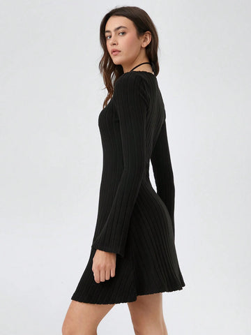 1pc Women Rib-Knit V-Neck Cinched Waist Fitted Flare Sleeve Black Short Dress, Autumn/Winter