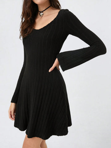 1pc Women Rib-Knit V-Neck Cinched Waist Fitted Flare Sleeve Black Short Dress, Autumn/Winter