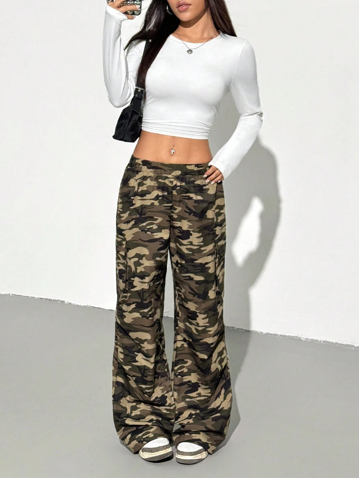 2pcs/Set Women Knit Ruched T-Shirt With Cargo Pocket & Camouflage Casual Pants