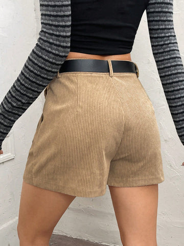 EZwear Chain Detail Slant Pocket Shorts