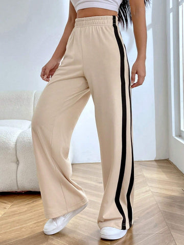 EZwear Contrast Side Seam Wide Leg Sweatpant