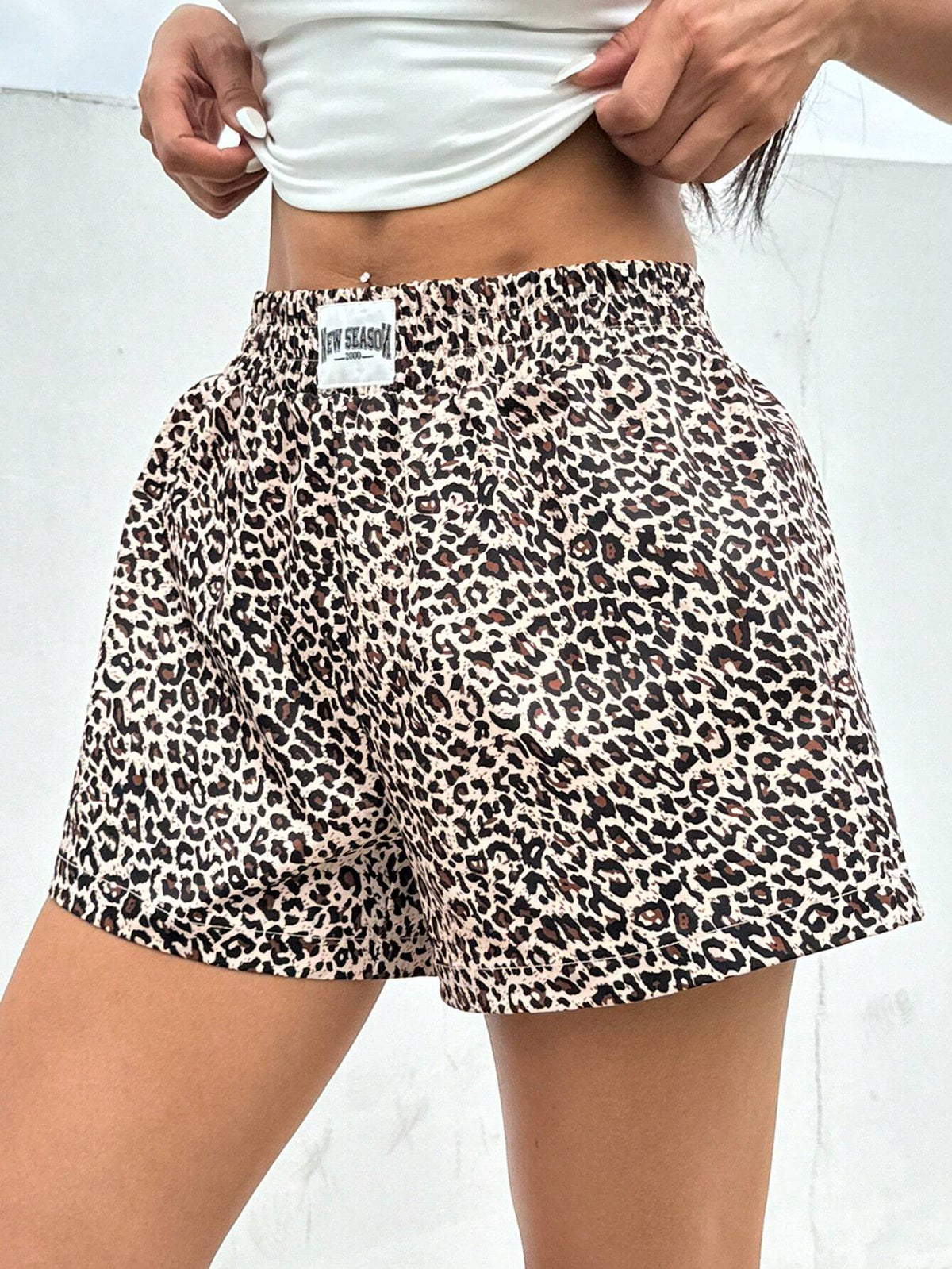 EZwear Letter Patched Detail Wide Leg Shorts