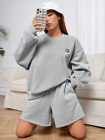 Letter Patched Drop Shoulder Sweatshirt & Shorts