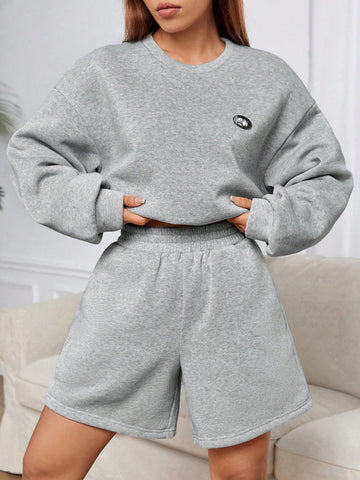 Letter Patched Drop Shoulder Sweatshirt & Shorts