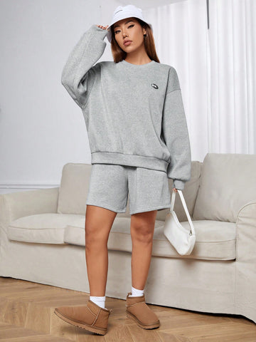Letter Patched Drop Shoulder Sweatshirt & Shorts