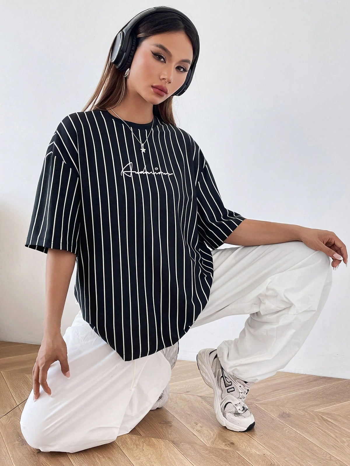 EZwear Summer Outfits Loose-Fit Casual T-Shirt With Text And Striped Pattern Drop Shoulder Sleeves