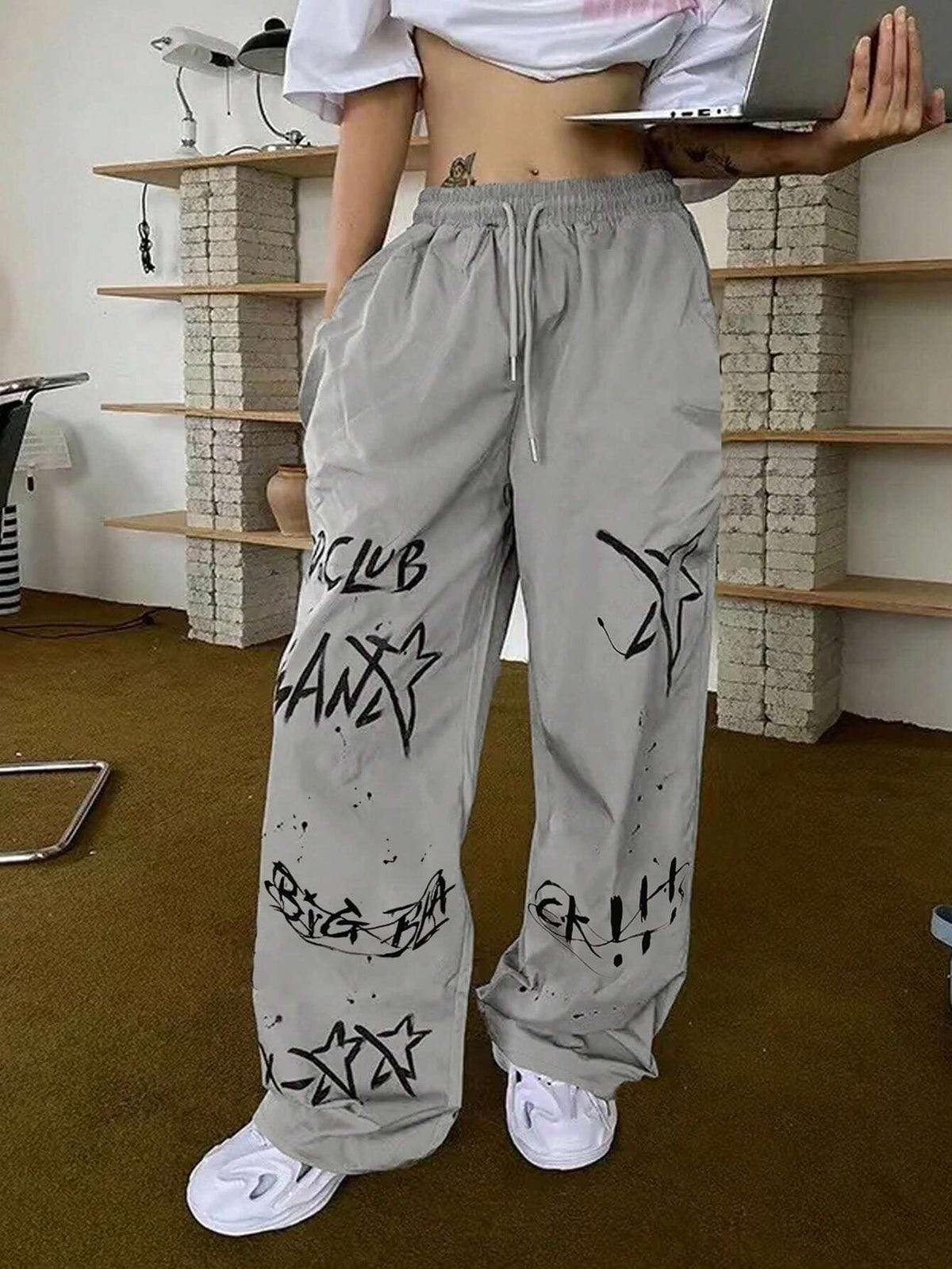 EZwear Women Drawstring Waist Letter Five-Pointed Star Print Wide-Leg Loose Casual Baggy Trousers