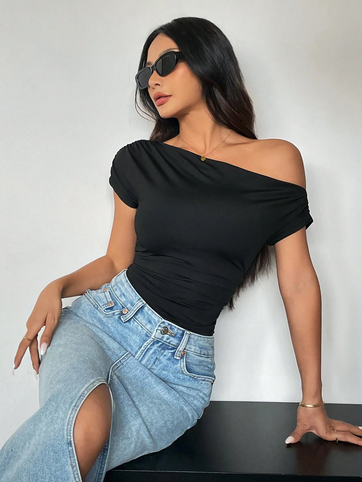 Women's Fashion Solid Color Slim Fit Asymmetrical Neck Design Versatile Bodysuit