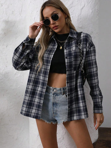 EZwear Women's Fashionable Loose Fit Casual Checkered Long Sleeved Shirt