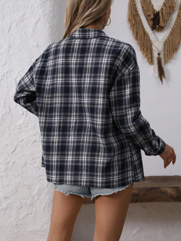 EZwear Women's Fashionable Loose Fit Casual Checkered Long Sleeved Shirt