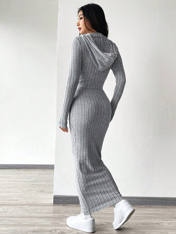 Women's Gray Knitted Slim Fit Top And Skirt Set