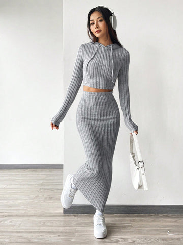 Women's Gray Knitted Slim Fit Top And Skirt Set