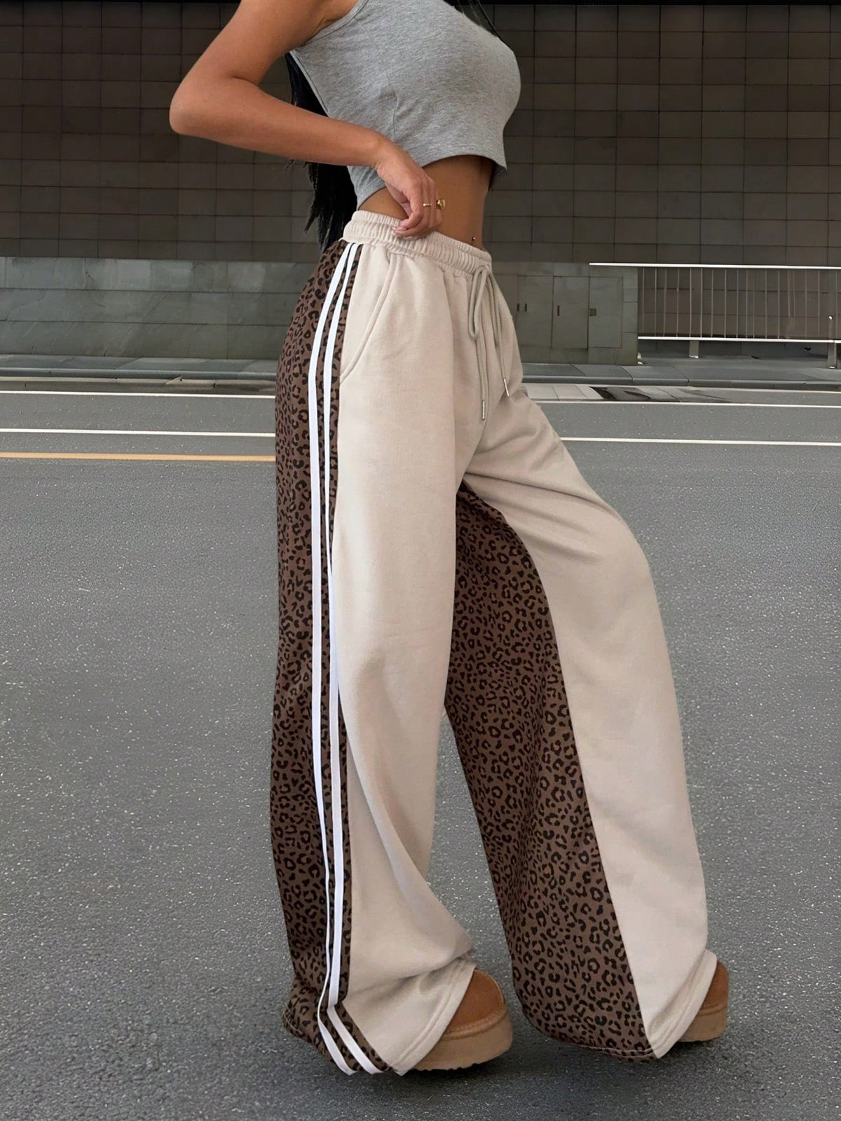 EZwear Women's Leopard Print Contrast Color Tie Front Pocket Casual Wide Leg Sweatpants