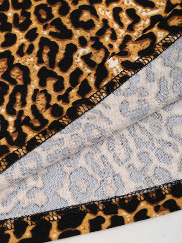 EZwear Women's Leopard Print Simple Daily Mini Skirt
