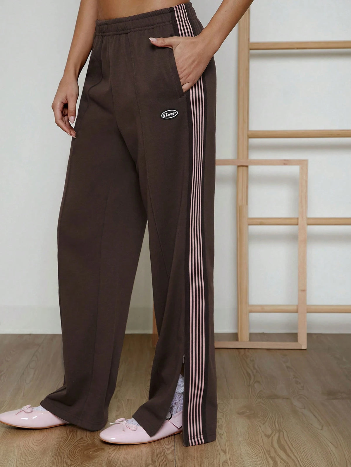 EZwear Women's Letter Elastic Waist Loose Wide Leg Casual Sweatpants