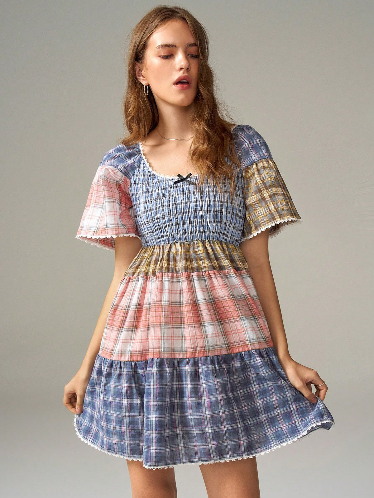 Women's Retro Chic U-Neck Plaid & Lace Patchwork Ruffle Hem Loose Mini Dress