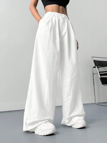 EZwear Women's Simple Loose White Woven Trousers