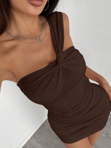 Women's Solid Color One Shoulder Pleated Minimalist Short Casual Dress