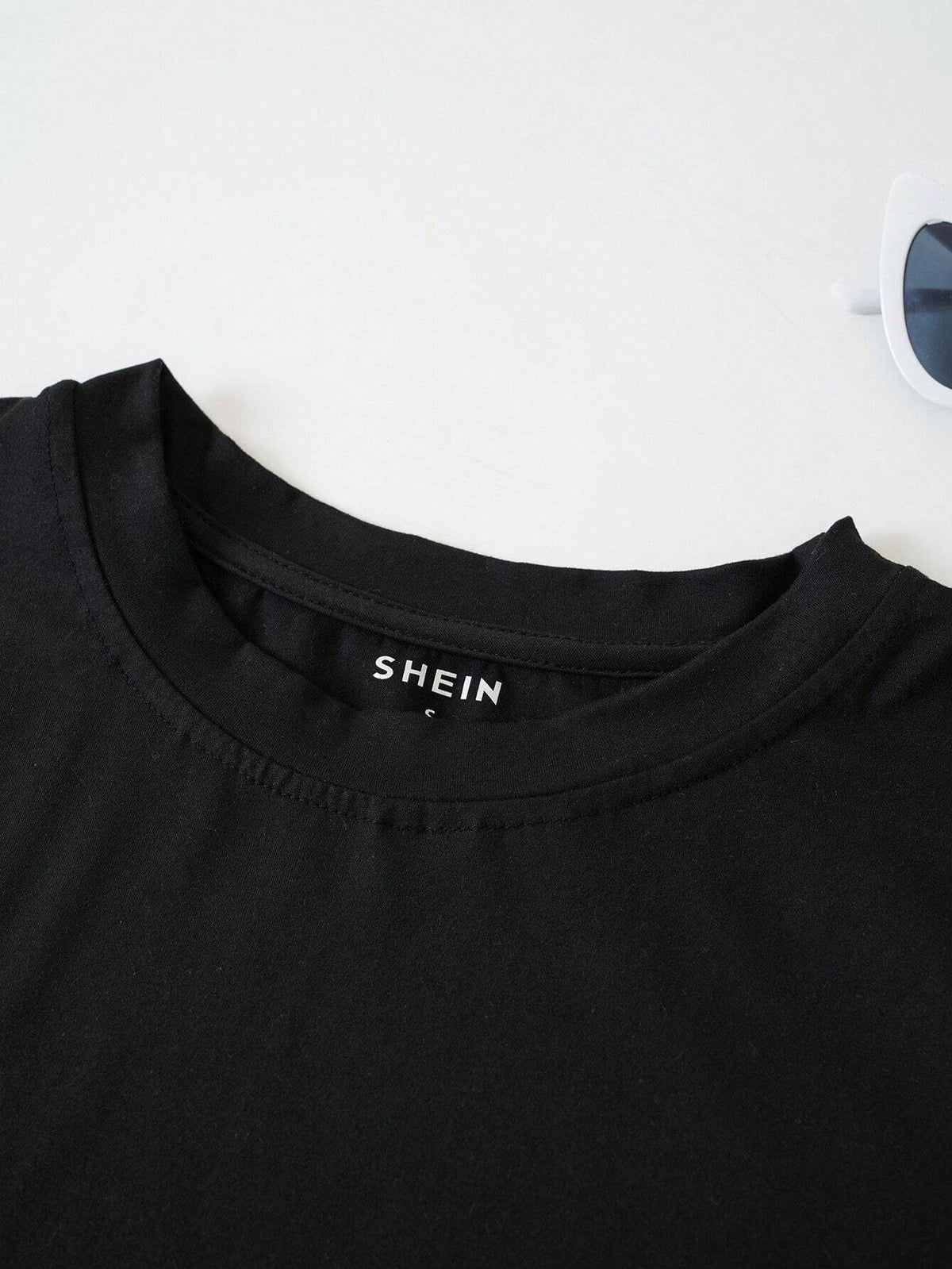 Women's Summer Casual Short Sleeve T-Shirt With Slogan And Floral Print I DON'T TRUST WORDS