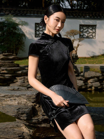 New Chinese Style Velvet Cheongsam Dress With Metal Buckle, Black Color