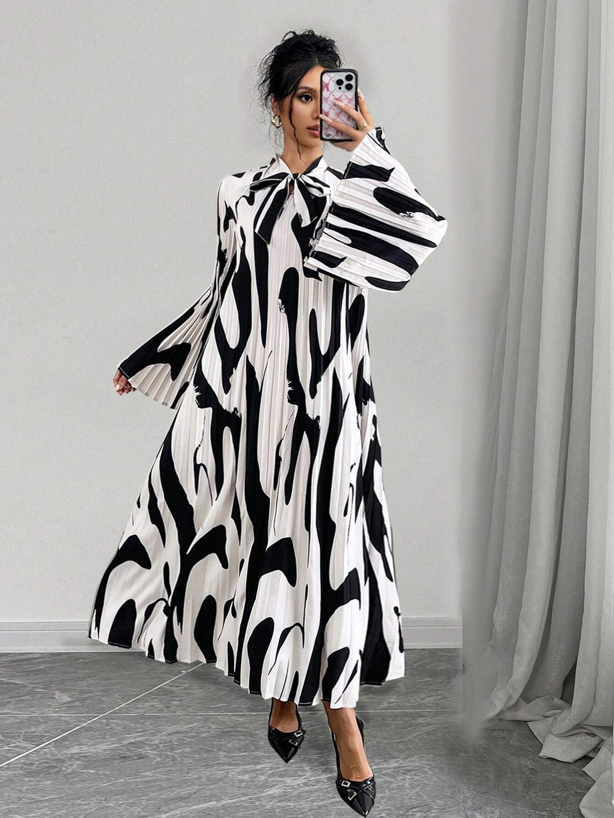 Butterfly Knot Collar With Pleated Design Bell Sleeve Loose Dress
