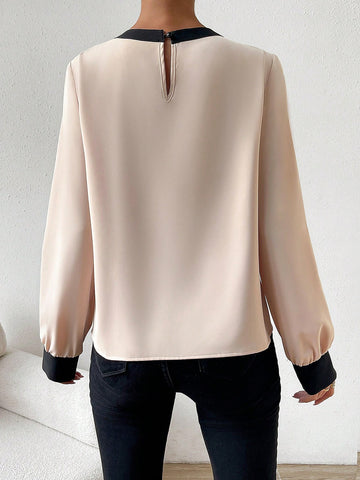 Contrast Trim Keyhole Back Blouse