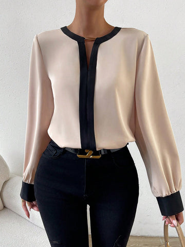 Contrast Trim Keyhole Back Blouse