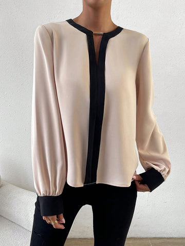 Contrast Trim Keyhole Back Blouse