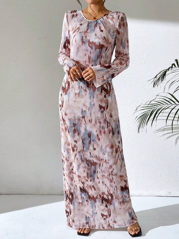 Fitted Crew Neck Long Sleeve Pleated Abstract Print Dress