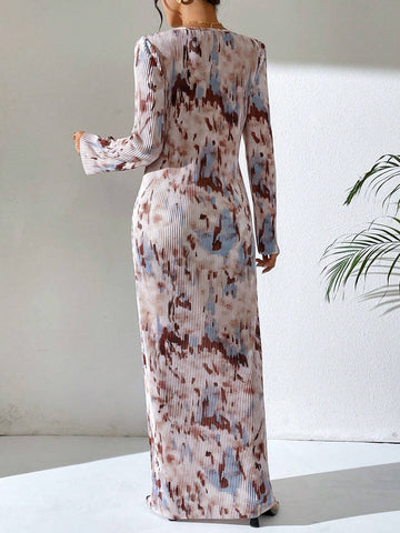 Fitted Crew Neck Long Sleeve Pleated Abstract Print Dress