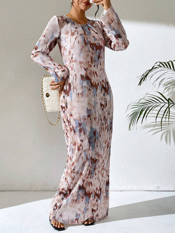 Fitted Crew Neck Long Sleeve Pleated Abstract Print Dress